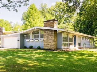 1706 Liggett Dr, Saint Louis, MO 63126