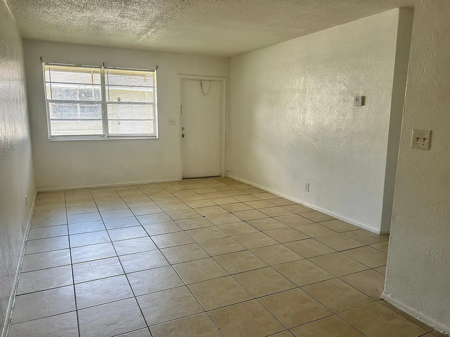 2 bed, 1.0 bath, 800 sqft, $1,790 — Photo 3