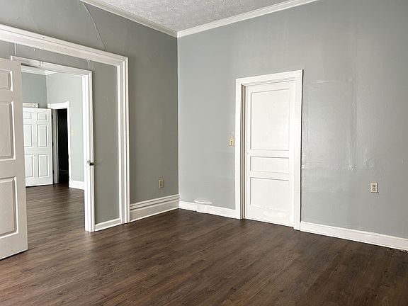 5th image of 130 E Broadway St