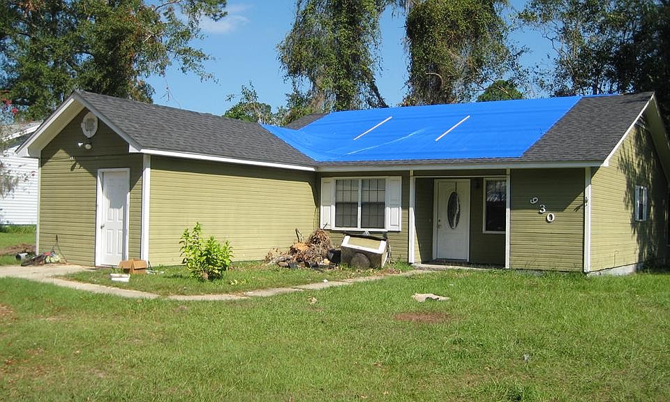 1st image of 930 Lakeside Dr
