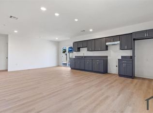 707 W 80th St #711, Los Angeles, CA 90044