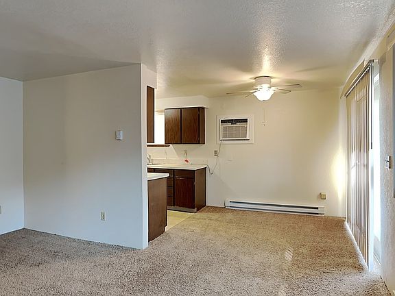 4th image of 1928 W Grace Ave