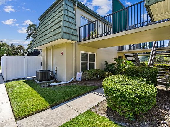 5th image of 1799 N HIGHLAND AVENUE #169
