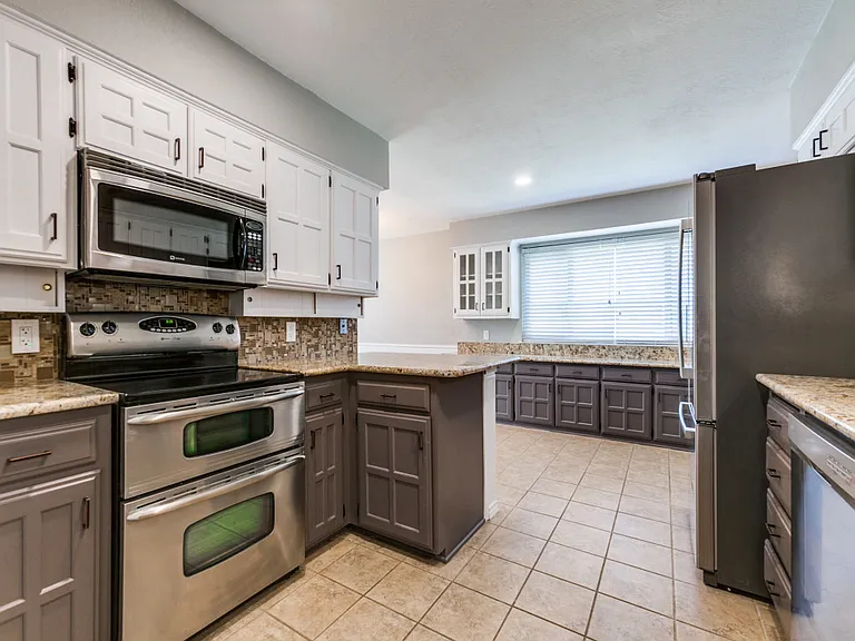 6707 Hillwood Ln — Photo 8