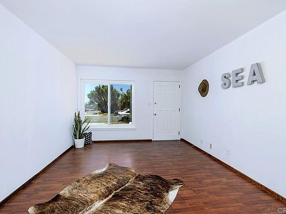 2nd image of 1412 Santa Anita St