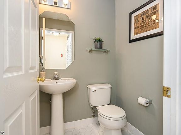 5th image of 137 Riverwalk Way