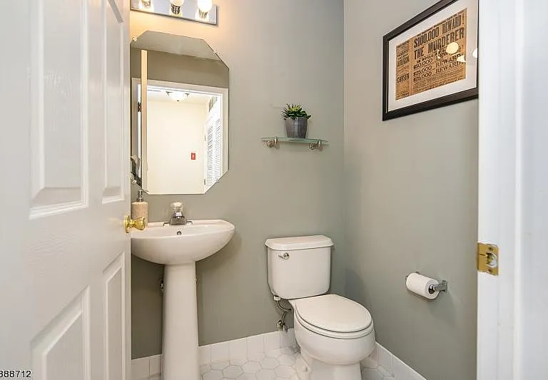 137 Riverwalk Way — Photo 5