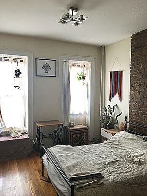 5th image of 142 Scholes St #2L