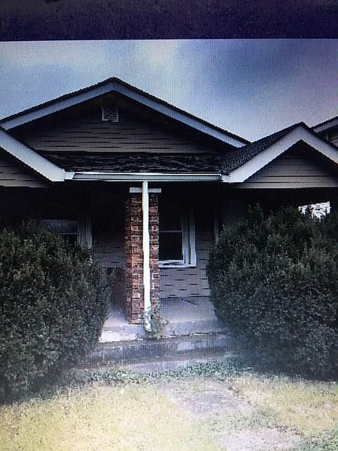 2nd image of 3333 W 10th St
