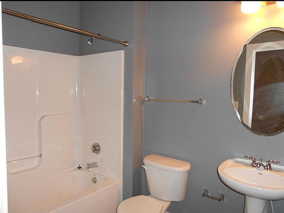 4th image of 1414 W Marshall St APT 305