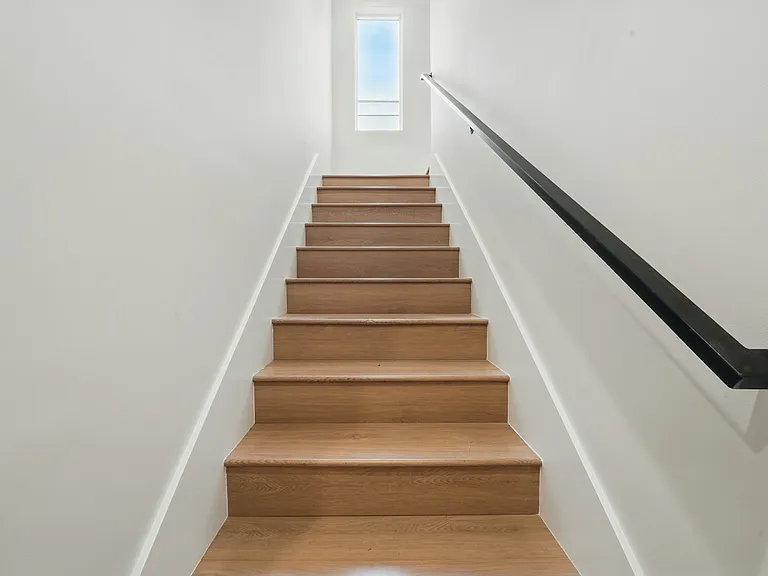 8234 Blackburn Ave #8236-1/2 — Photo 10