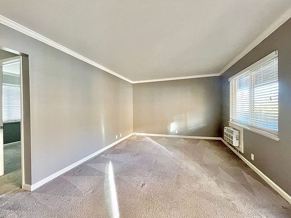 4th image of 2415 T St APT 06