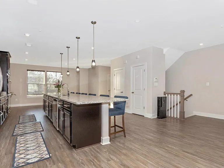 7616 Stemhart Ln — Photo 12
