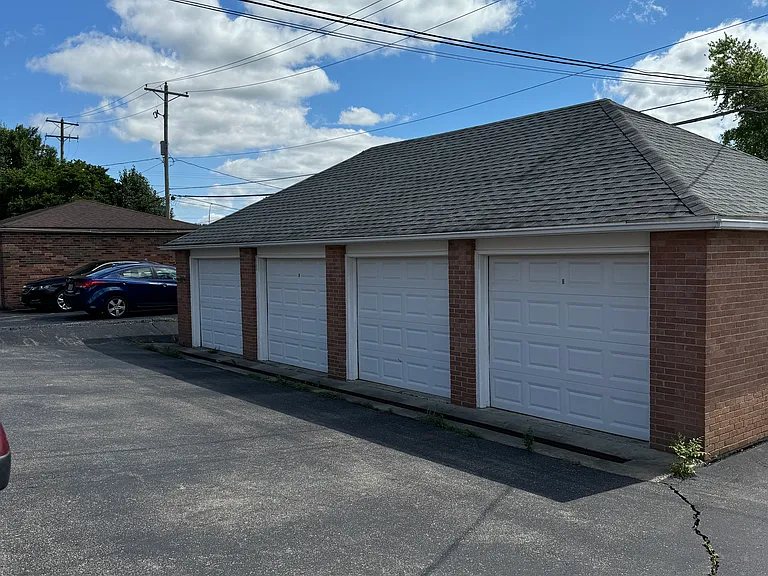 4886 Dierker Rd — Photo 13