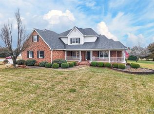 1550 Cedar Lawn Dr, Lebanon, MO 65536