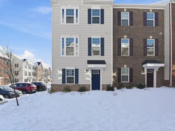 42538 Tiber Falls Sq, Sterling, VA 20166