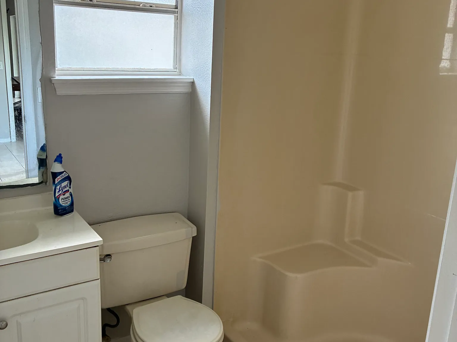 3 bed, 1042 sqft, $1,600 — Photo 2