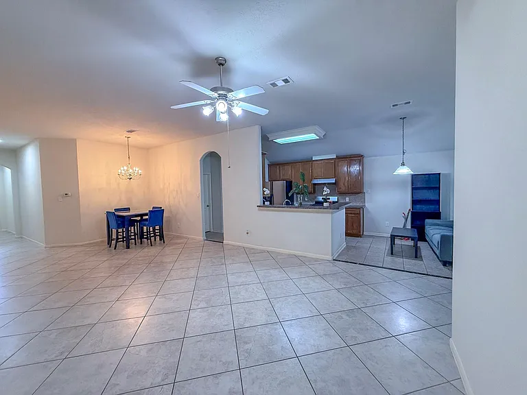 8027 Daylilly Creek Dr — Photo 3