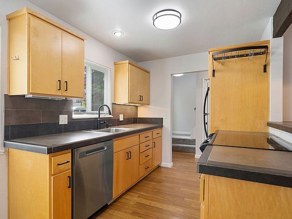 3rd image of 3125-3145 SE 21st Ave #3133