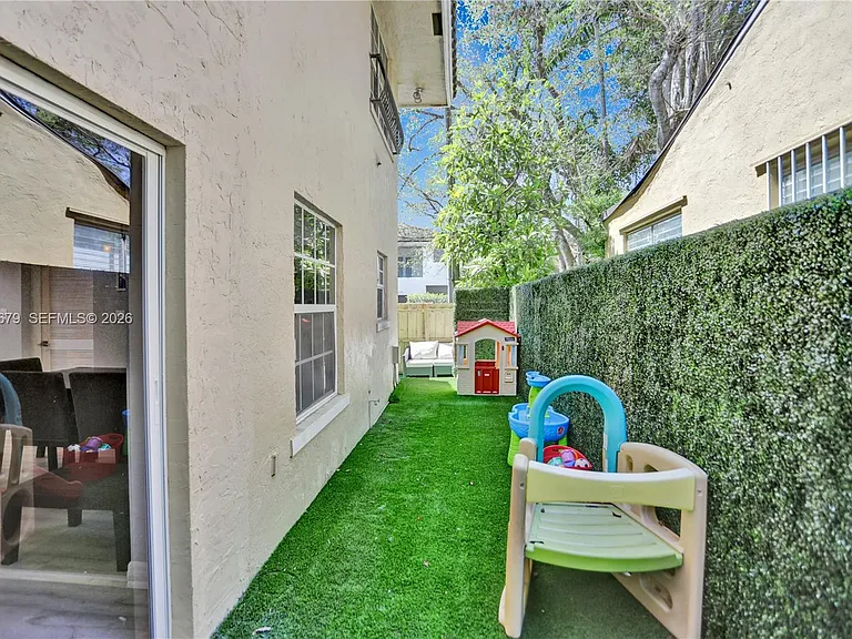 3135 Gifford Ln #A — Photo 18
