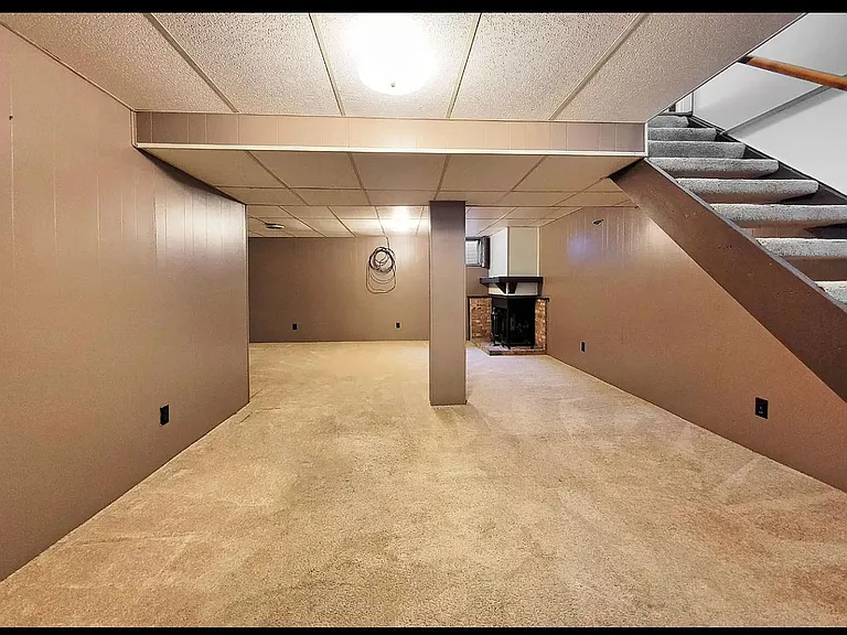 7519 Blackstone Ct — Photo 23