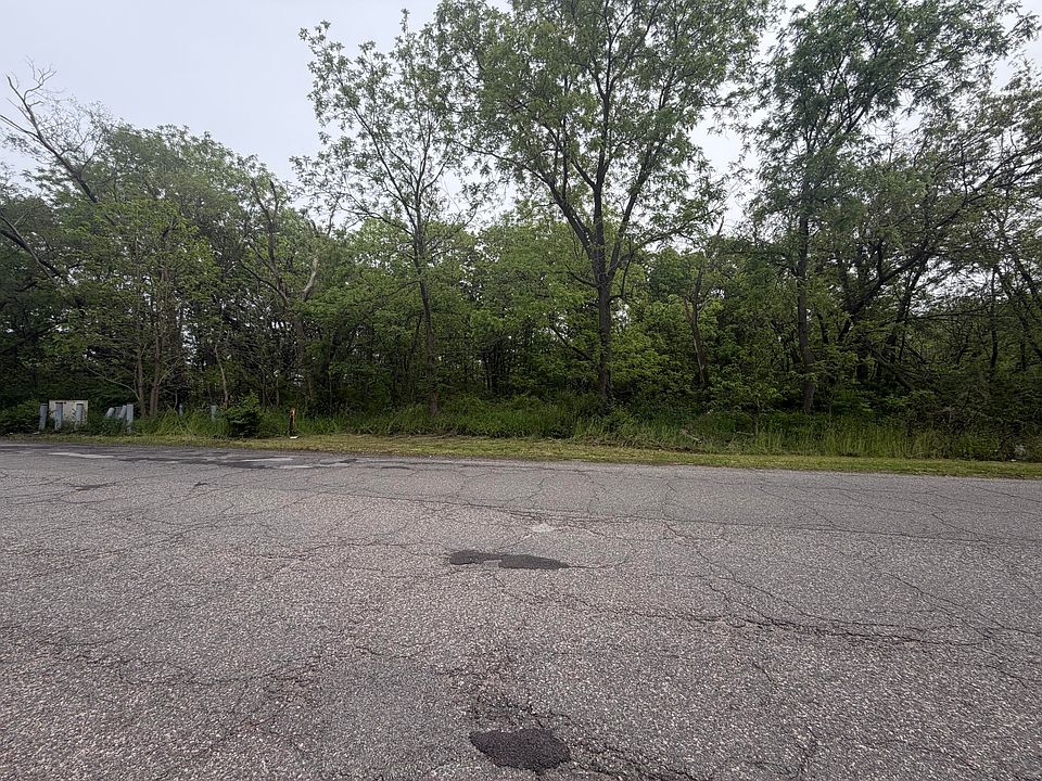 1st image of 501 W 41st Ave