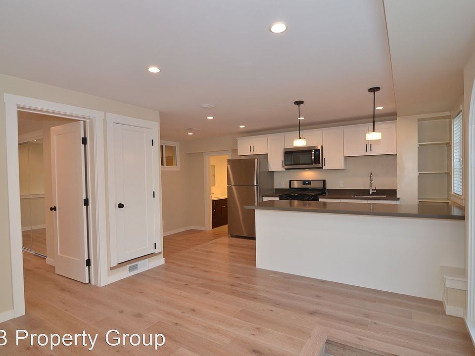 1st image of 855 Waller St #10