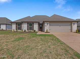 435 Fairway Blvd, Jackson, TN 38305