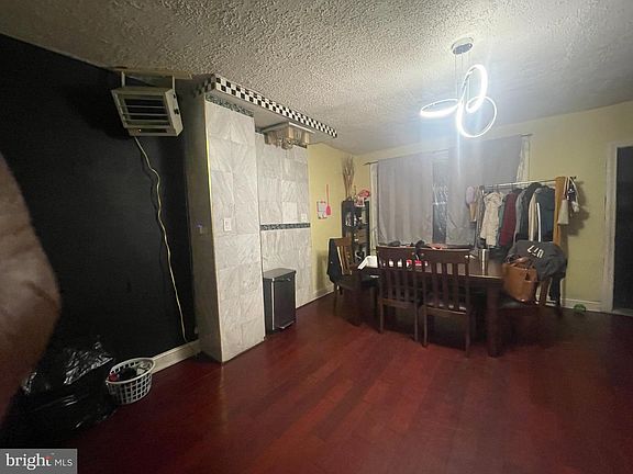 4th image of 1102 W Wyoming Ave