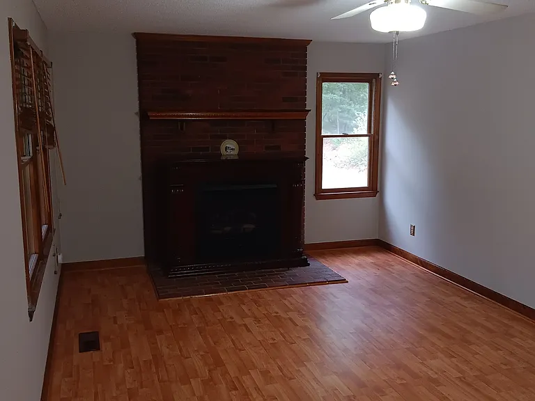 151 Thrush Rd — Photo 2