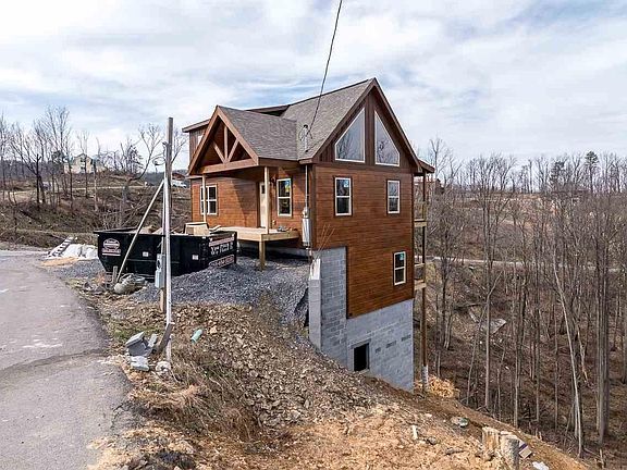 3rd image of 807 Crestwood Ln Lot 385