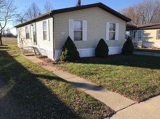 810 Southmoor Dr, Dekalb, IL 60115