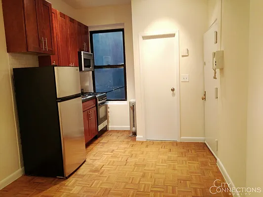 Rented by City Connections Realty | media 26