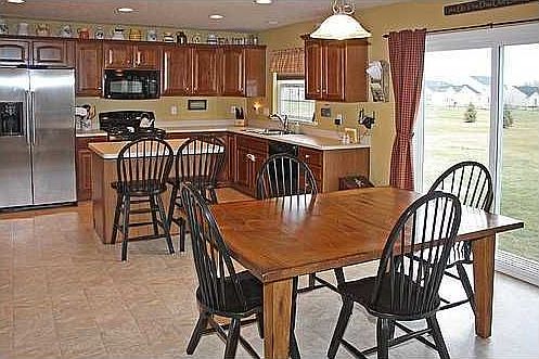 4th image of 6146 Amber Dr