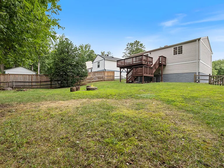 8454 Rippled Creek Ct — Photo 22