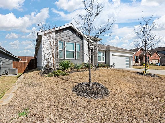 3rd image of 708 Golden Gate Park Rd