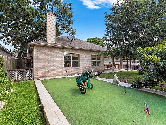 5th image of 305 Chase Oaks Pl