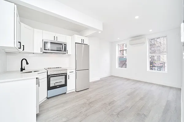 Rented by The Agency | media 12