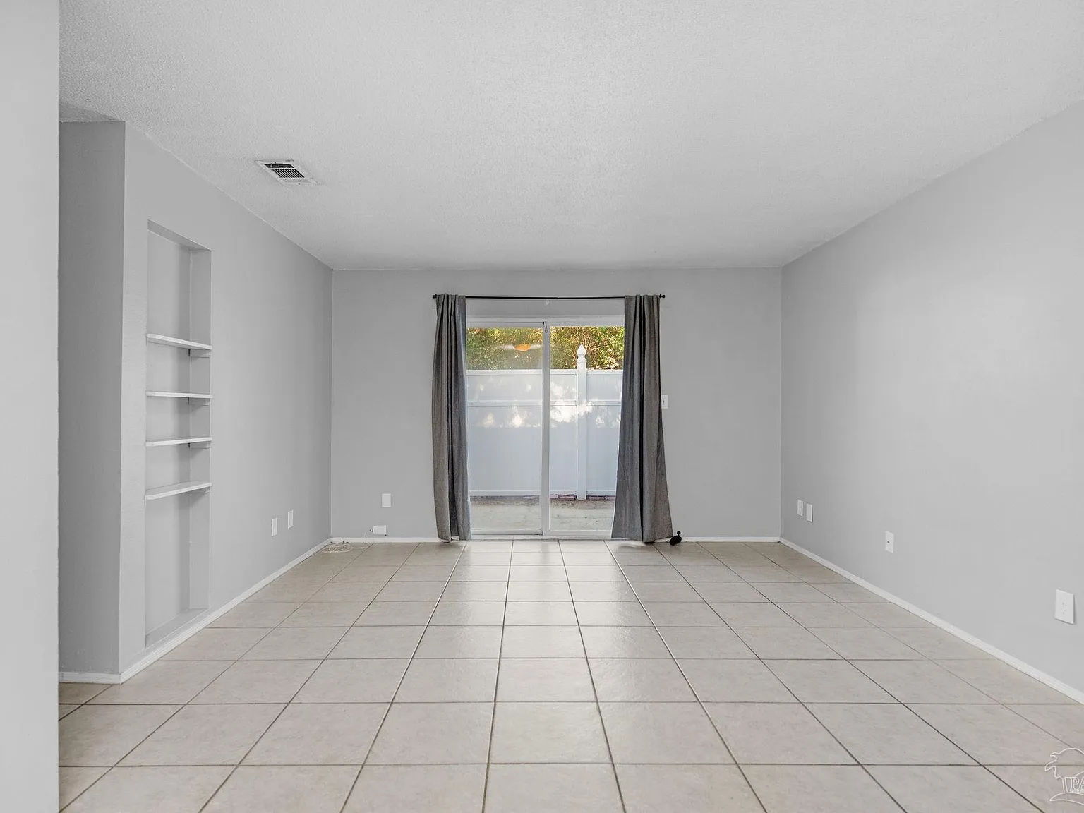 1 bed, 690 sqft, $1,200 — Photo 4