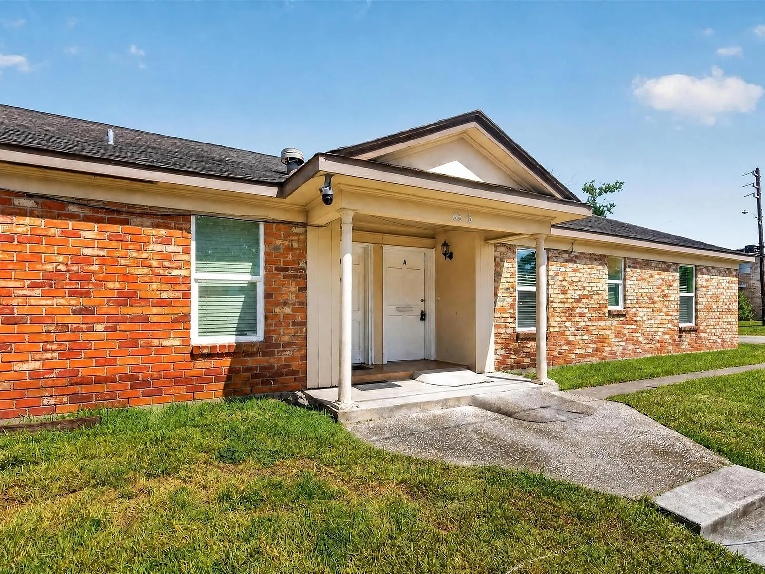 2 bed, 2.0 bath, 1000 sqft, $1,600 — Photo 1