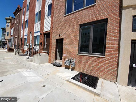 3rd image of 991 N Marshall St #B