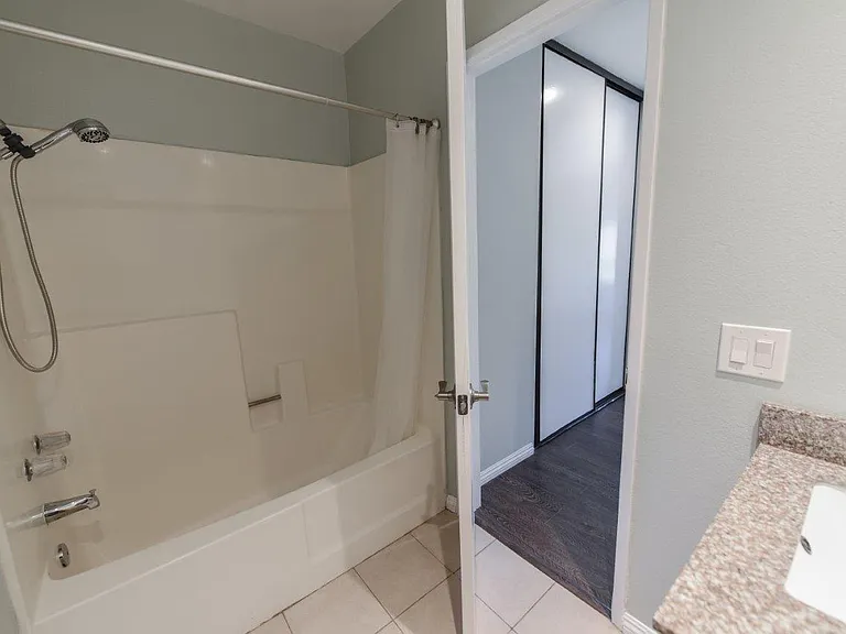 391 Stanford Ct — Photo 19