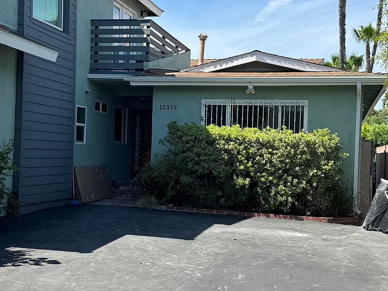 12319 Erwin St — Photo 1