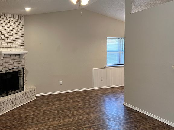 4th image of 2140 Harbor Dr