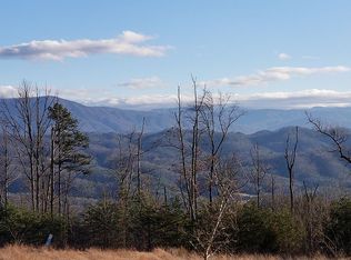 3059 Smokey Bluff Trl, Sevierville, TN 37862