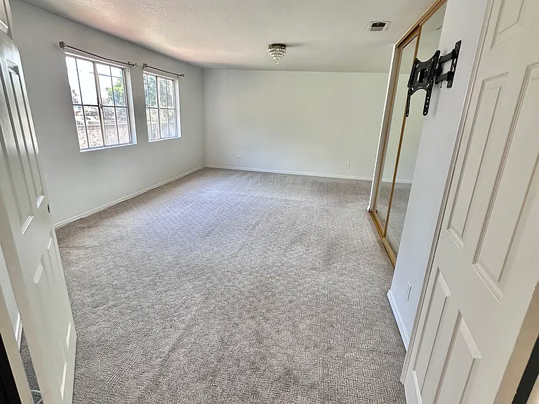 10031 Adoree St — Photo 19