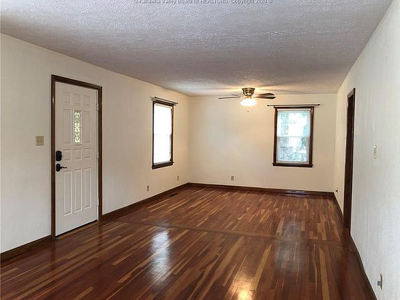 4th image of 1301 Woodland Dr