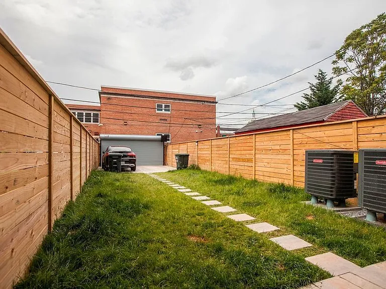 1331 Taylor St NW #1 — Photo 38