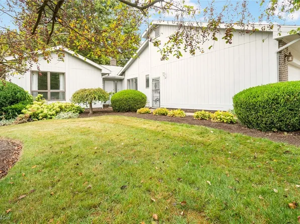 1214 Centerhill Sq NE, Canton, OH 44714