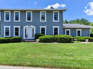 13 Chatsford Ct, Bloomington, IL